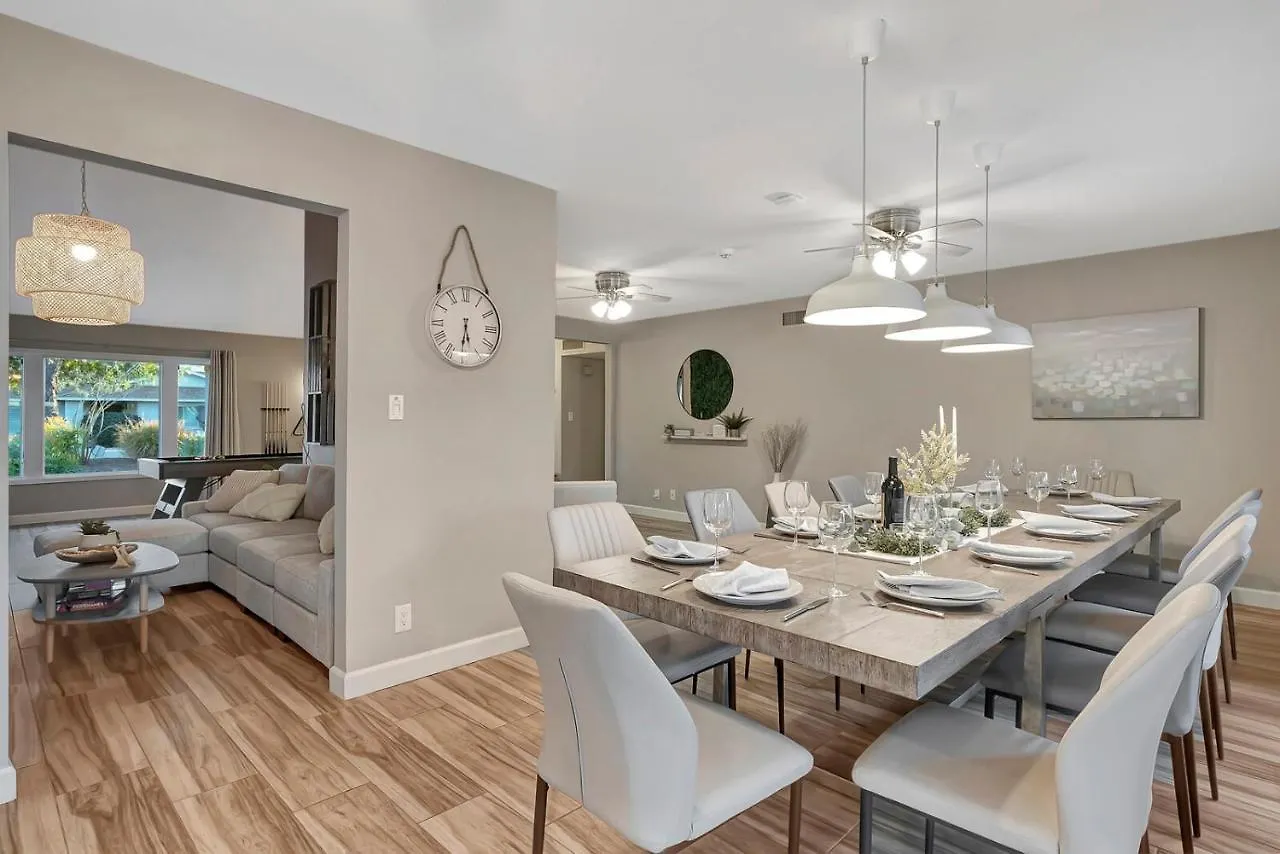 *NEW*Designer Oasis 4BDRM W/Pool/Jacuzzi/PoolTable/Mini Botanical Garden Villa Scottsdale